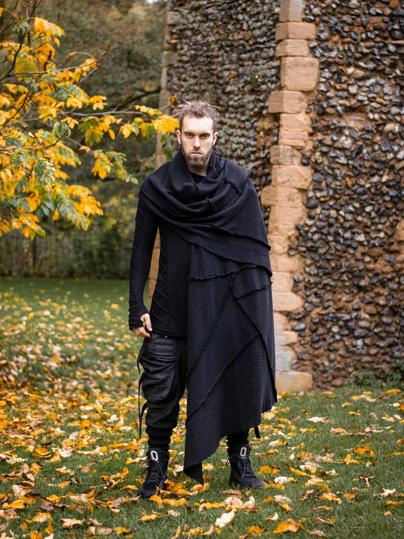 Athos Oversized Knitted Scarf with Dystopian Details - Black