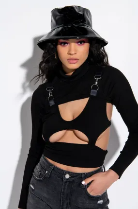 AURA CUTOUT CROP TURTLENECK WITH STRAPS