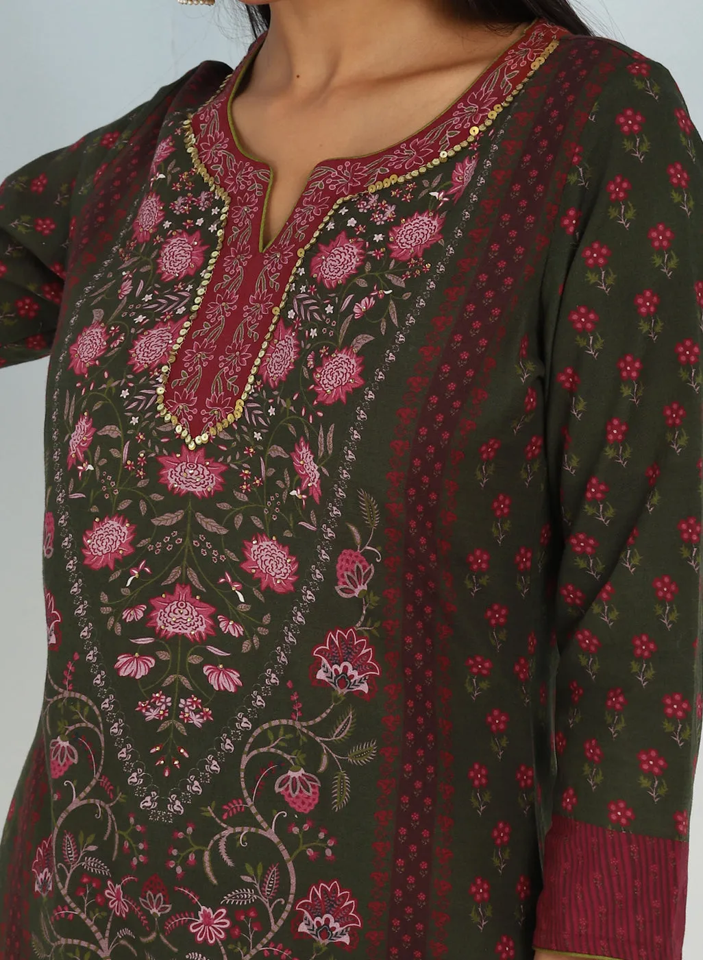 Green Kurta Set with Round neck and Contrast Front Placket