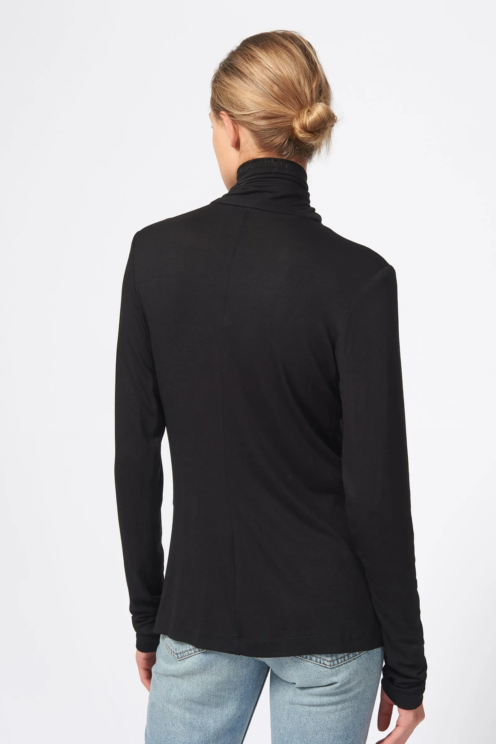 Seamed Fitted Turtleneck - Black