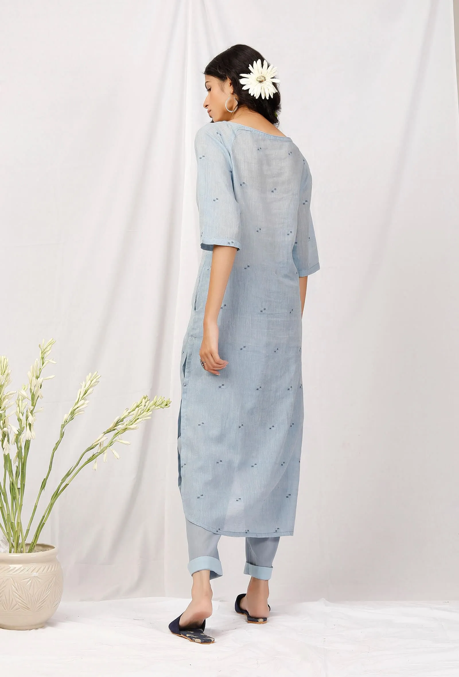 Set Of 2: Blue Jamdani Kurta And Cotton Pants