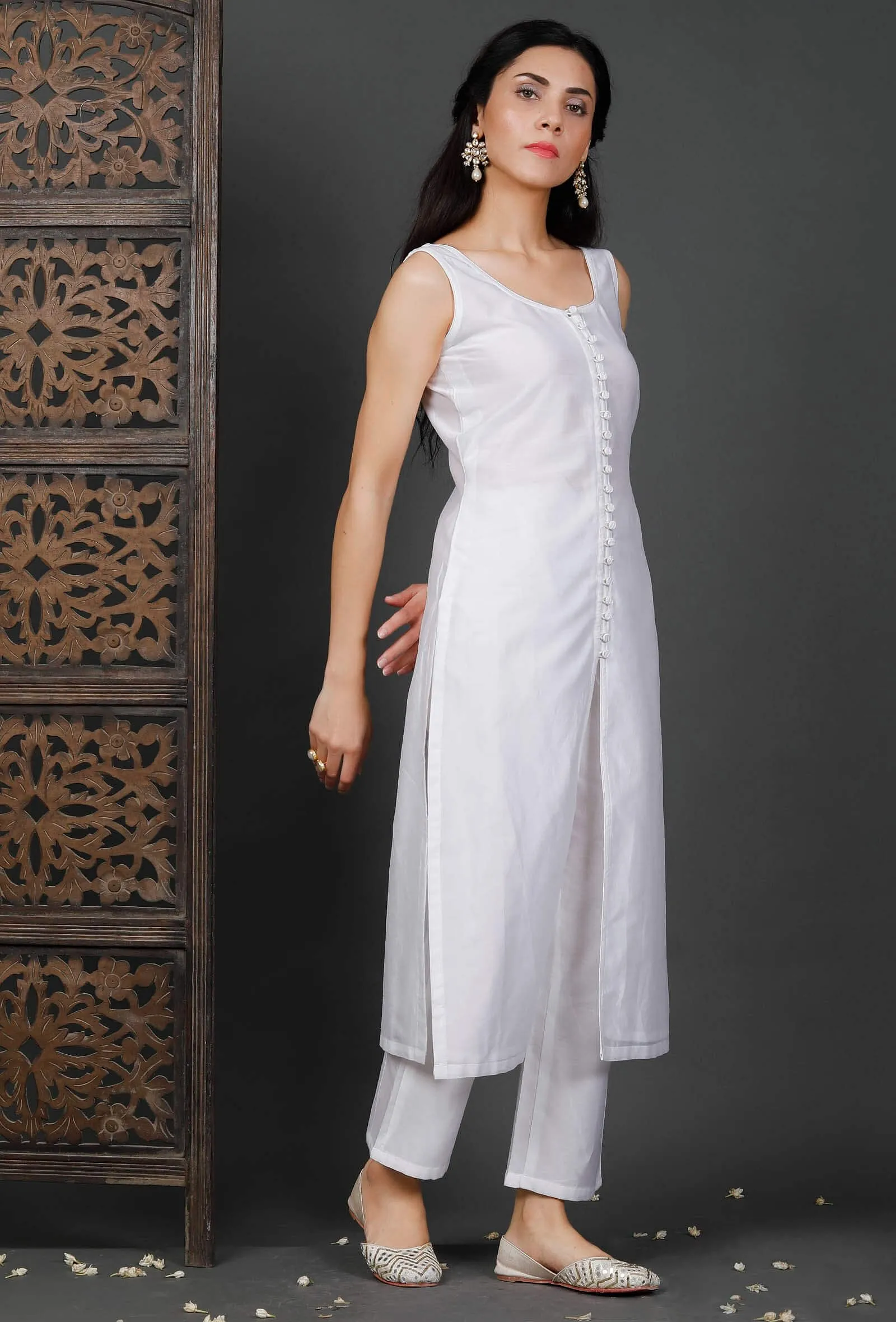 Set of 2: White Chanderi Kurta And Pants