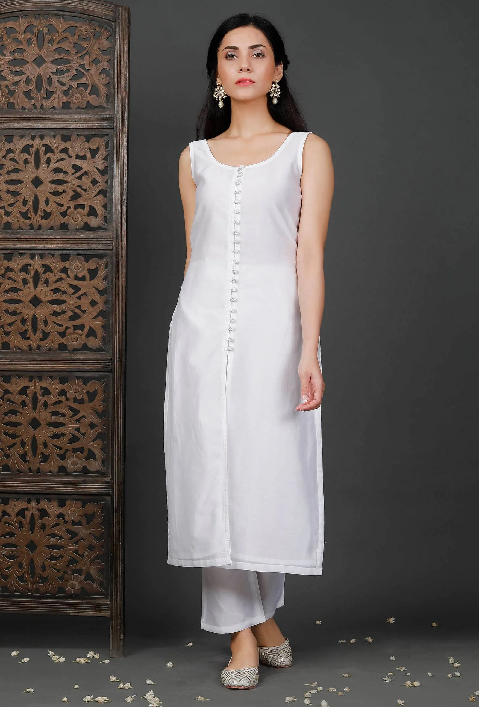 Set of 2: White Chanderi Kurta And Pants