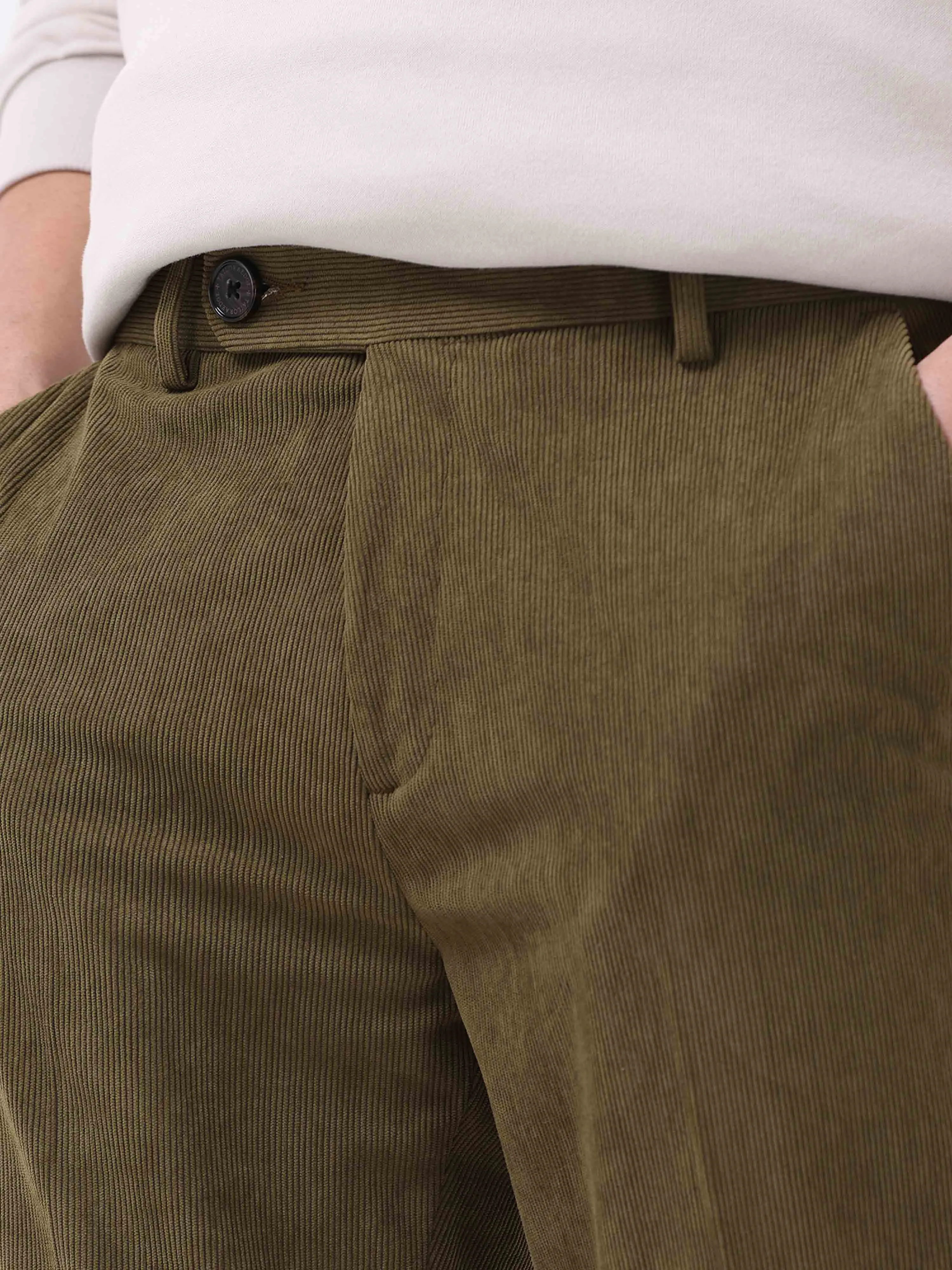 Statement Corduroy Oak Pant